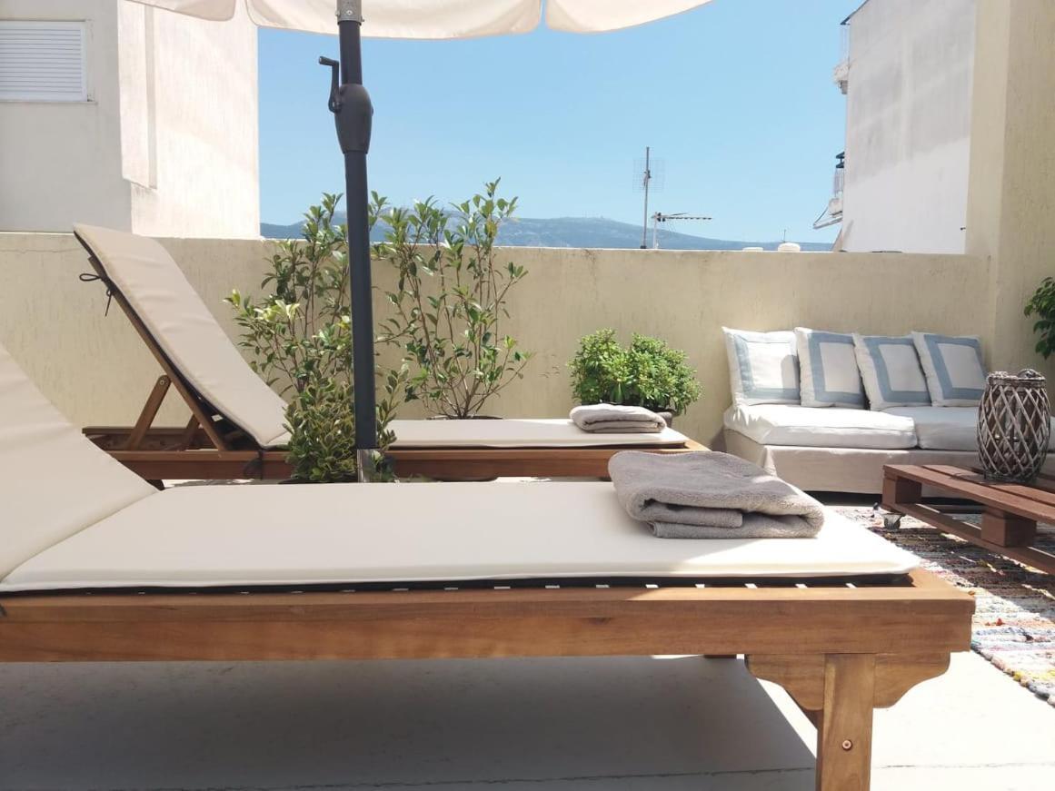 Inspiration Guestroom With Amazing Roof Garden Atene Esterno foto